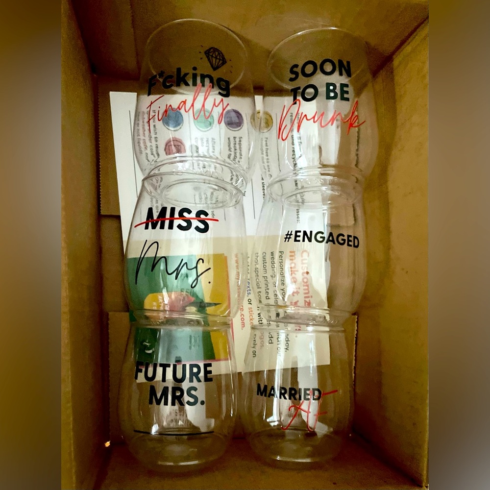 Set of 6 Bachelorette/Bridal Themed Plastic Drink Glasses